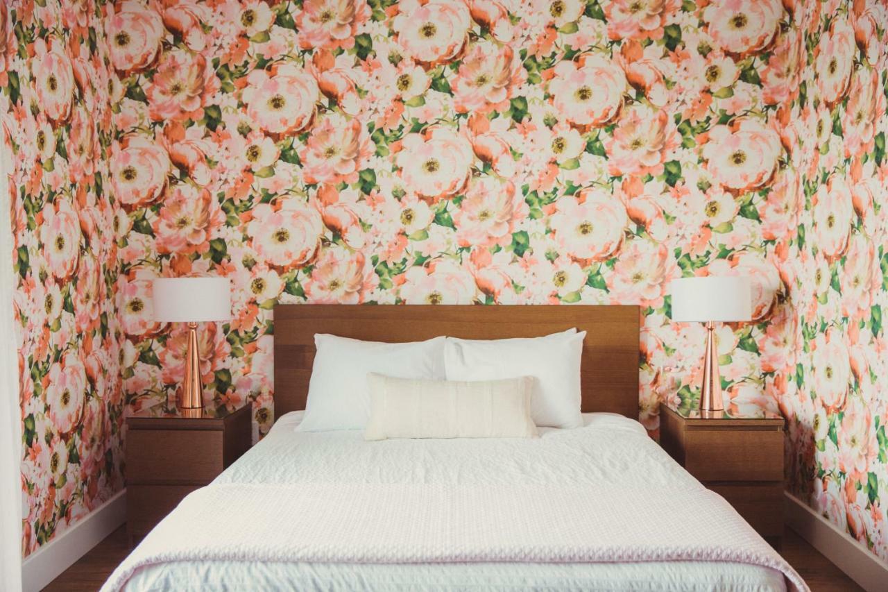 The June Motel, Prince Edward County Picton Bagian luar foto